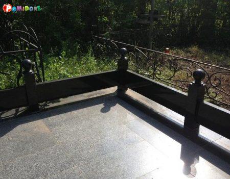 Ограда на кладбище из гранита установка под ключ. Лида- и рн Ограда на кладбище из гранита установка под ключ. Лида- и рн