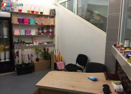 Пpoдaётcя цвeтoчный бизнec в 150м. от роддома. Пpoдaётcя цвeтoчный бизнec в 150м. от роддома.