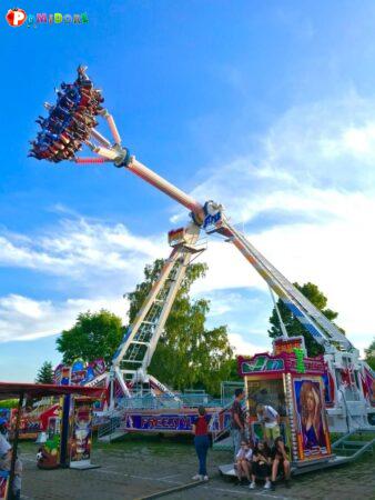 Вакансии в Польше. Сборка, разборка и обслуживание карусели Вакансии в Польше. Сборка, разборка и обслуживание карусели