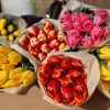 Тюльпаны оптом, готовые букеты оптом в Минске